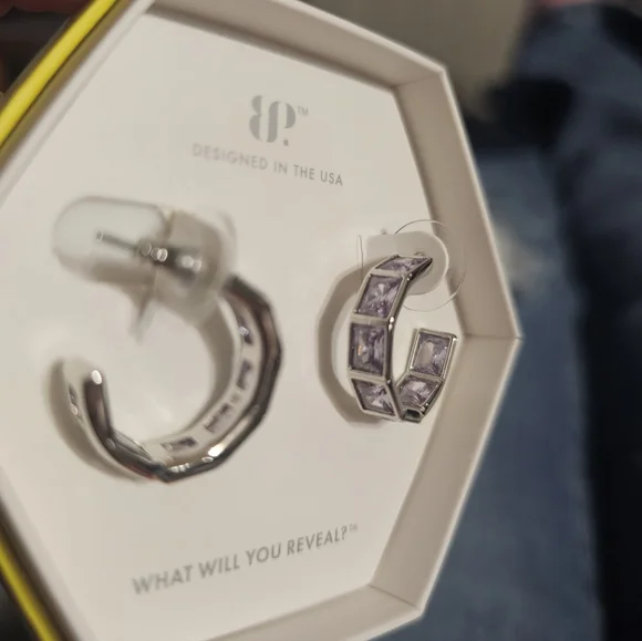 Bomb Party Earrings NIB - Picture 3 of 4